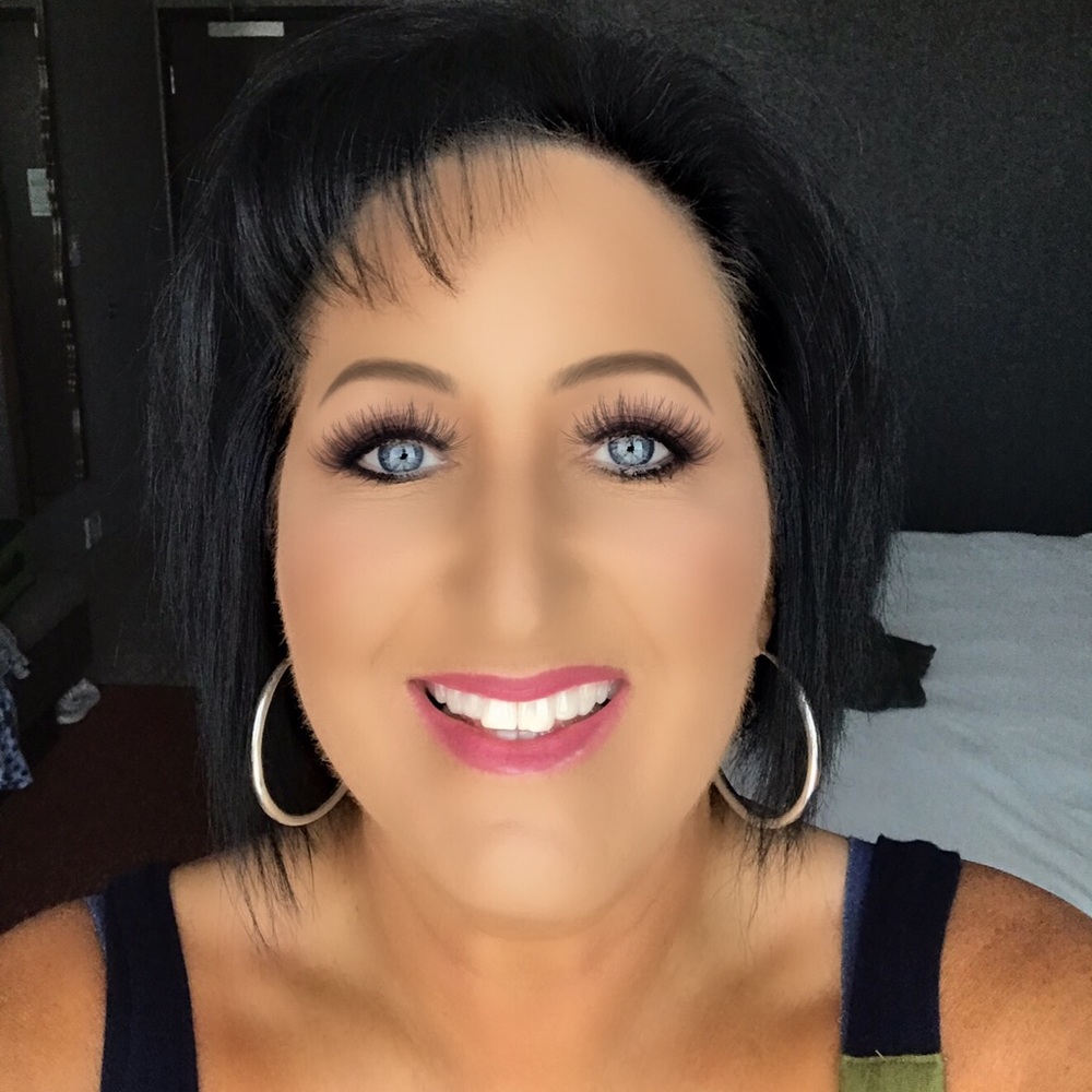Meet your Posher, Pam